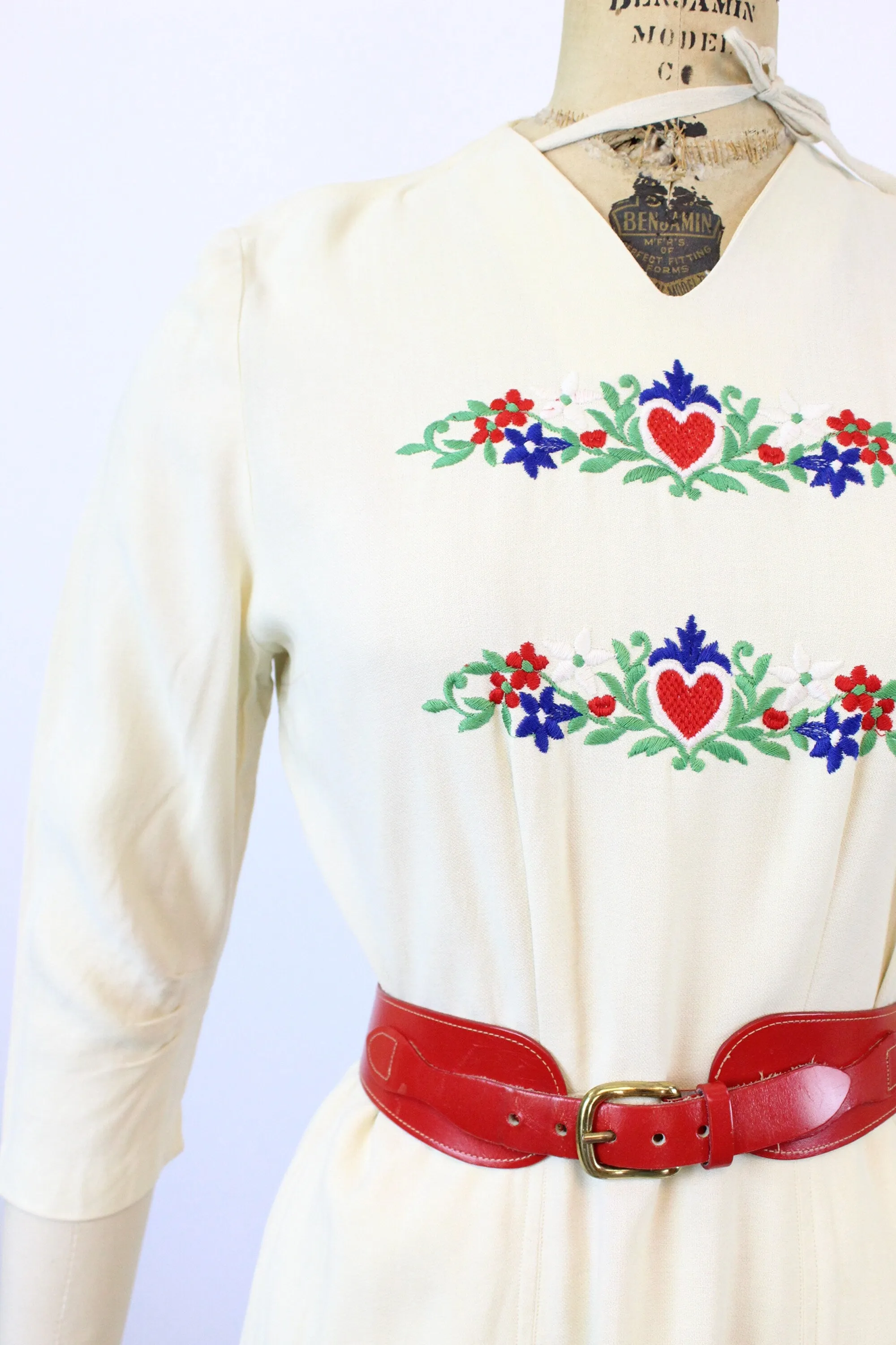 1930s JANE WHITNEY heart embroidered dress medium | new winter