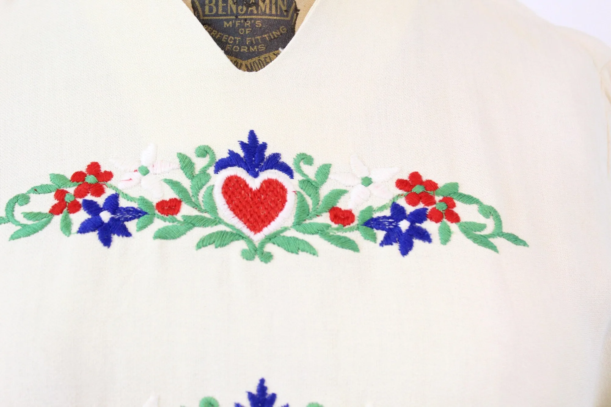 1930s JANE WHITNEY heart embroidered dress medium | new winter