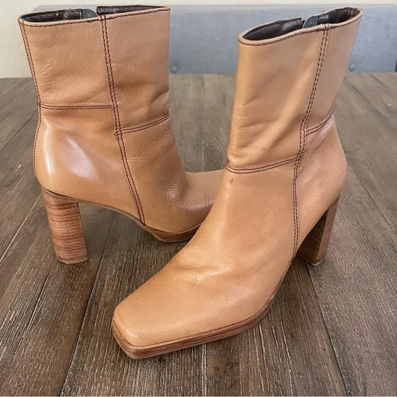 Candie’s Vintage Y2K Leather Square Toe Chelsea Block Heel Ankle Boot Tan 6.5